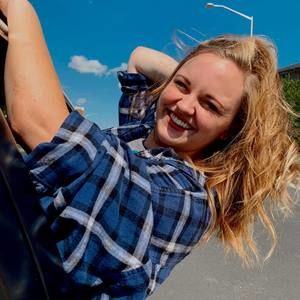 Meet your Posher, Elizabeth